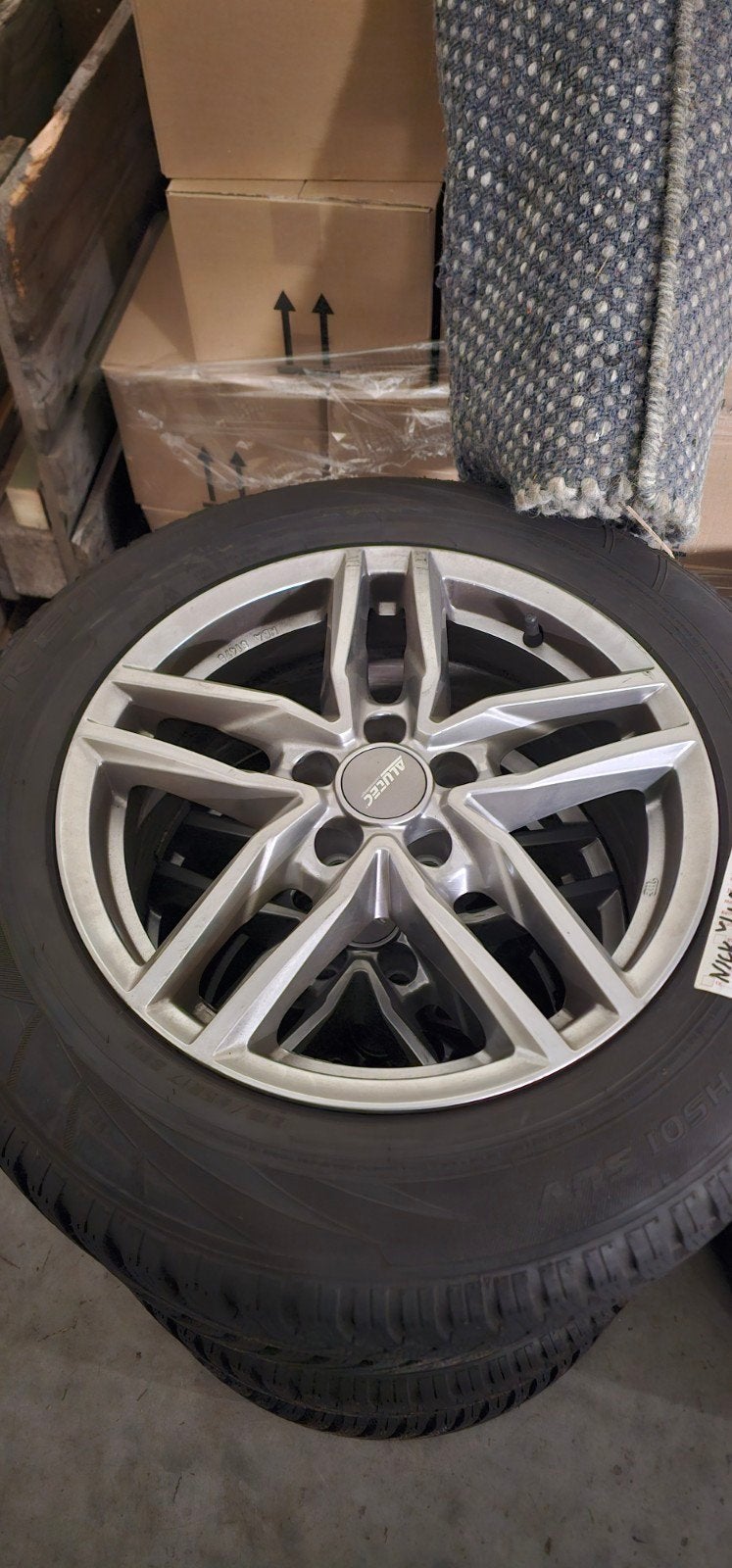 vw tiguan winterbanden 215/65/17, Auto-onderdelen, Ophalen, Banden en Velgen, 17 inch, Winterbanden