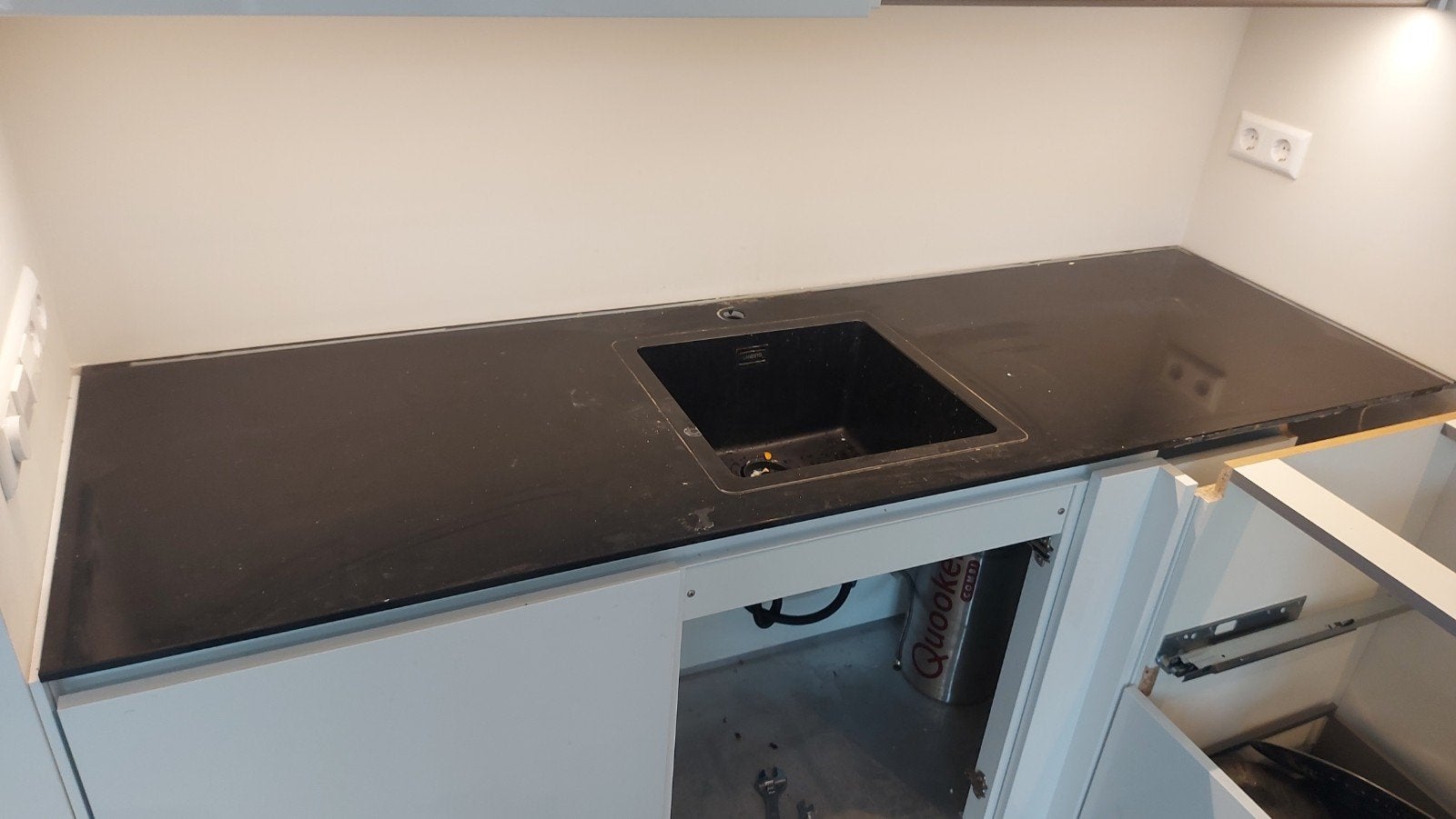 2 composiet keukenbladen inclusief spoelbak, Ophalen, Zwart, 50 tot 100 cm, Minder dan 100 cm