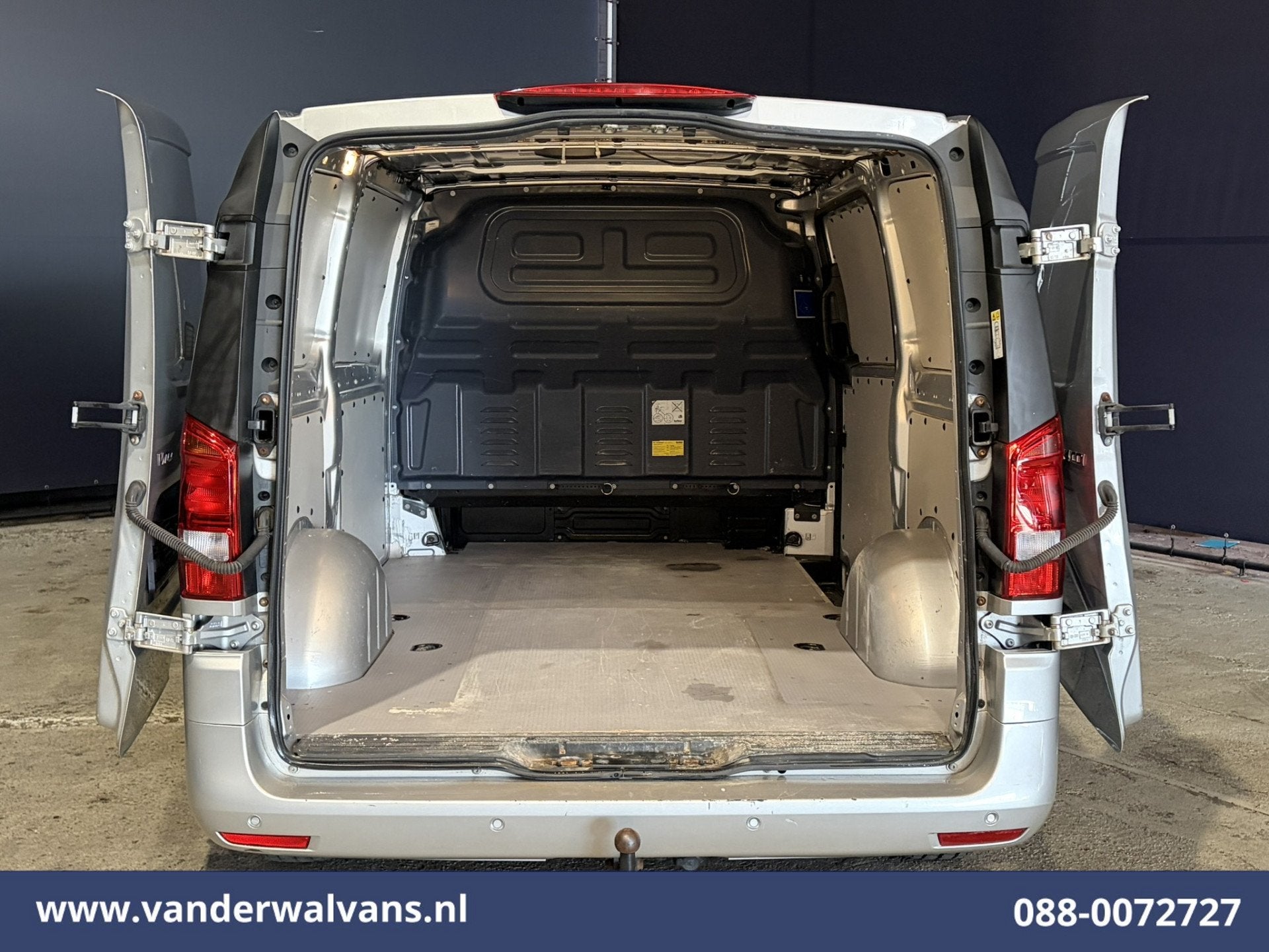 Mercedes-Benz Vito 114 CDI 136pk L2H1 Euro6 Airco | Camera |, Auto's, Dealer onderhouden, Gebruikt, 4 cilinders, 2000 kg