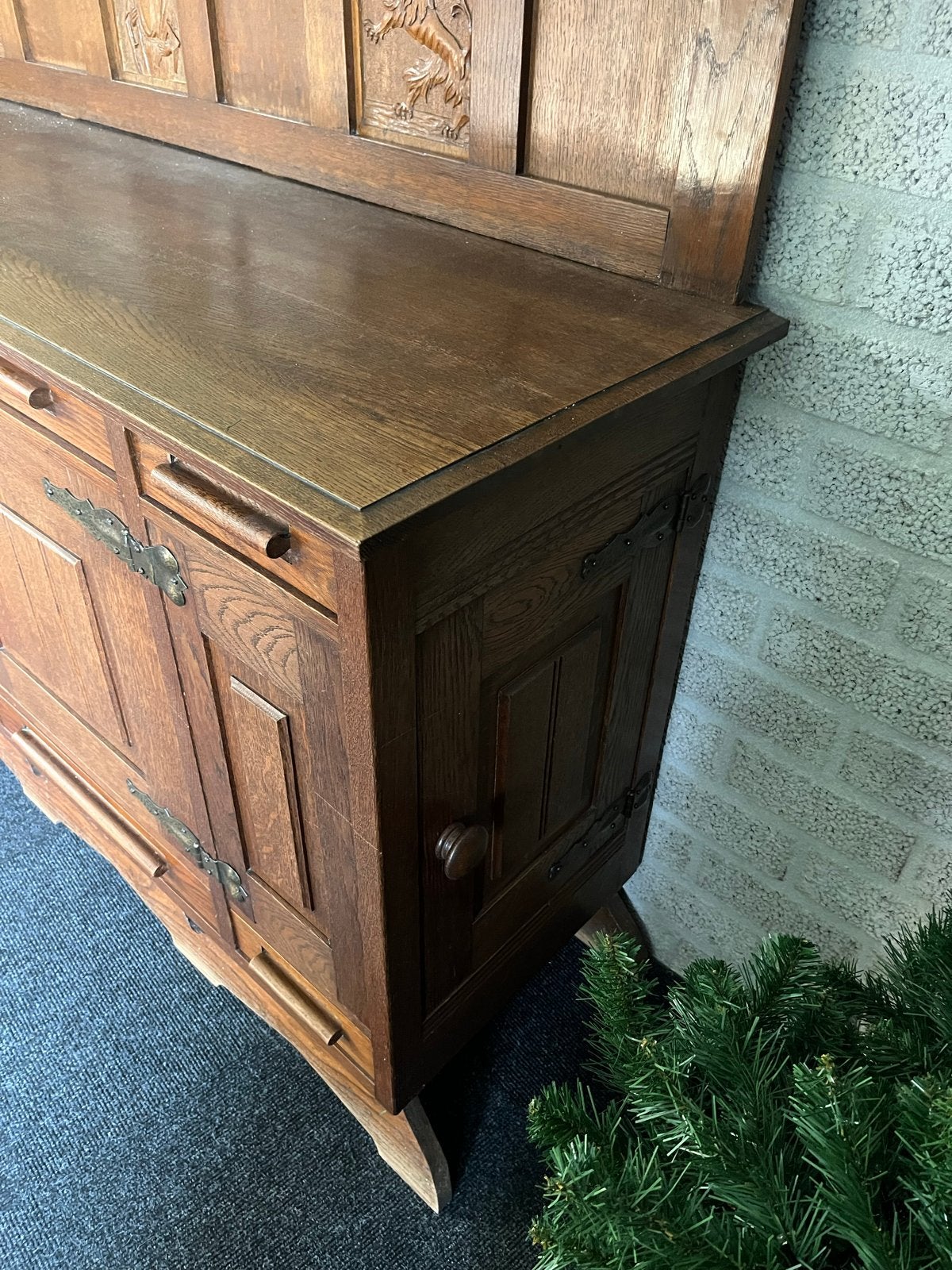 Antiek eiken dressoir met houtsnijwerk, Ophalen