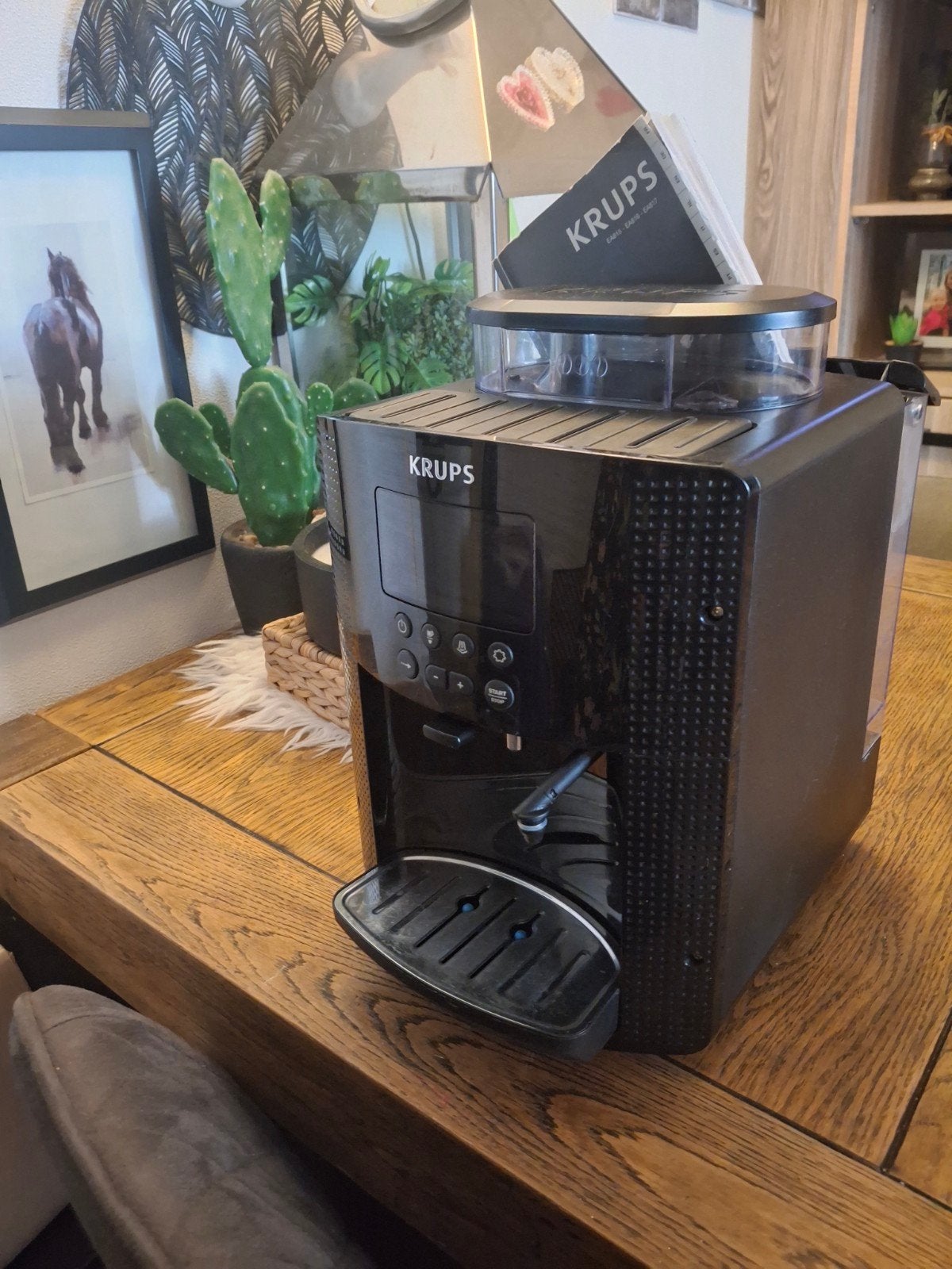 Krups EA8150 volautomatische espressomachine, Witgoed en Apparatuur, Koffiezetapparaten, Ophalen, Afneembaar waterreservoir, Gebruikt