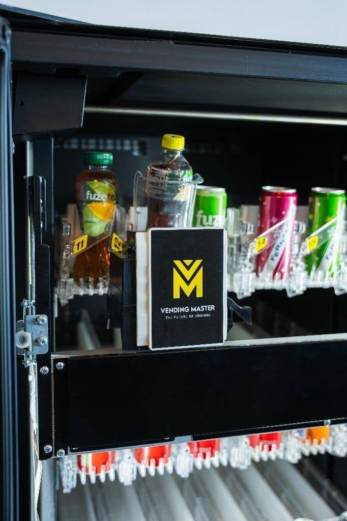 Gratis Snack- & Drankautomaat | Full Service Vending, Verzamelen, Ophalen, Vending Master, Info@vendingmaster.nl, Zo goed als nieuw