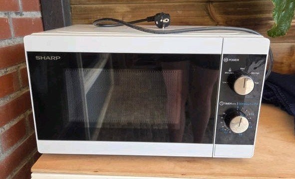 Sharp vrijstaande magnetron - 800w / 20l, Ophalen, Minder dan 45 cm, Draaiplateau, Vrijstaand