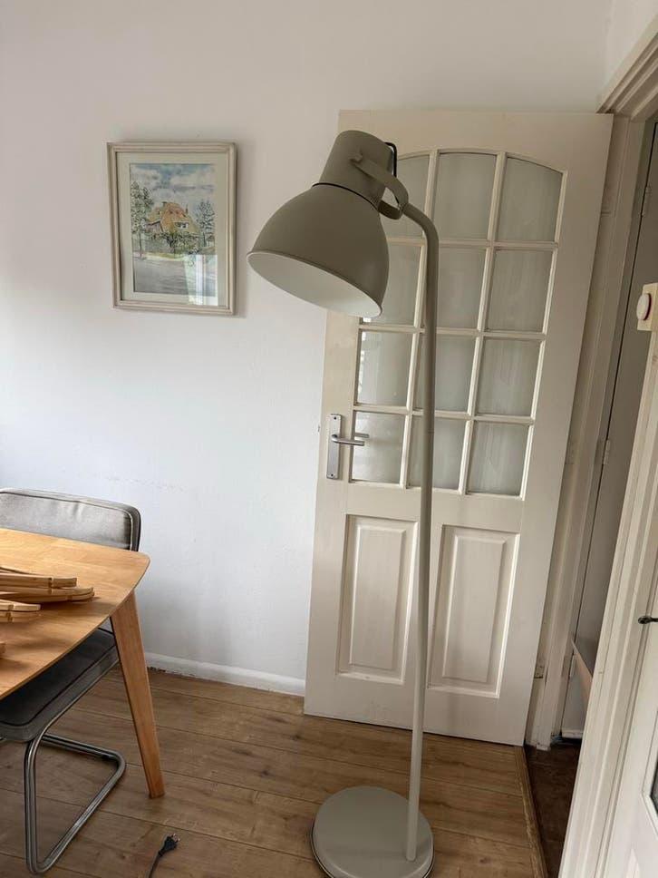 Taupe vloerlamp Ikea, Ophalen, Gebruikt, Metaal, 150 tot 200 cm