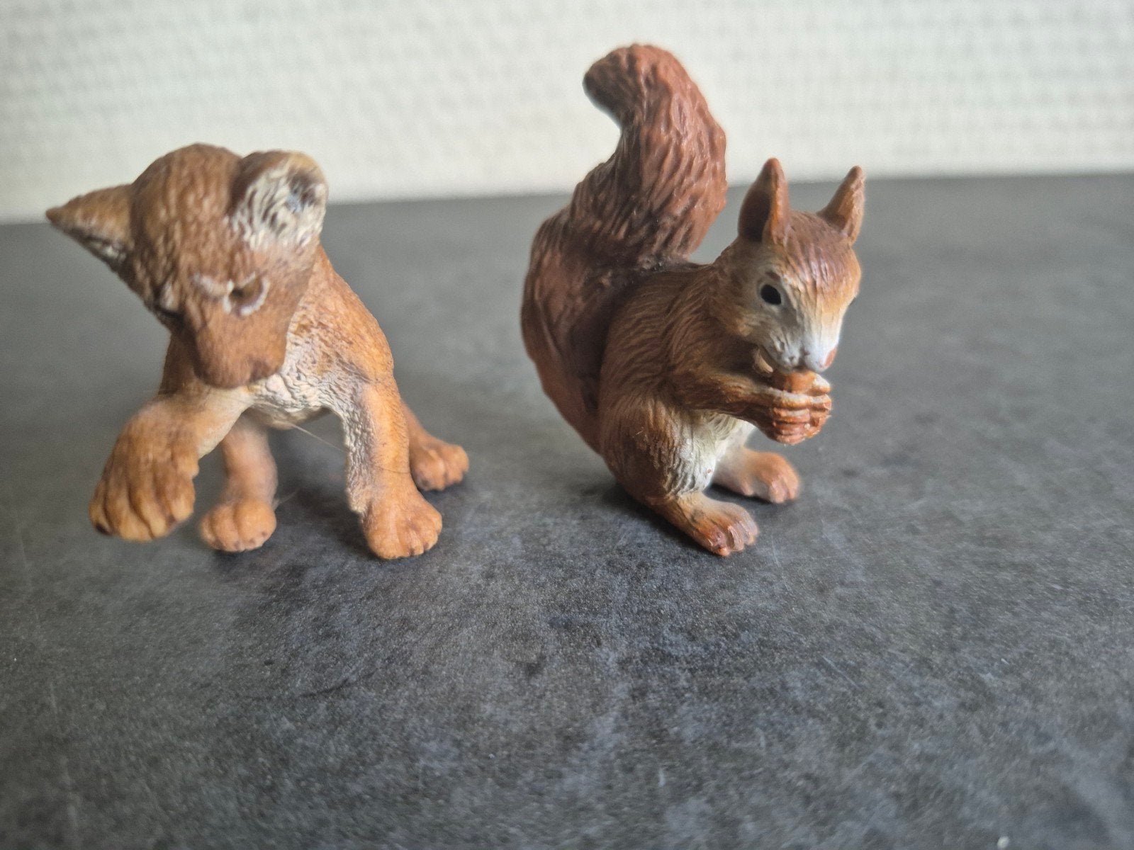 Schleich dieren: eekhoorn en welpje (los te koop), Ophalen of Verzenden, Gebruikt