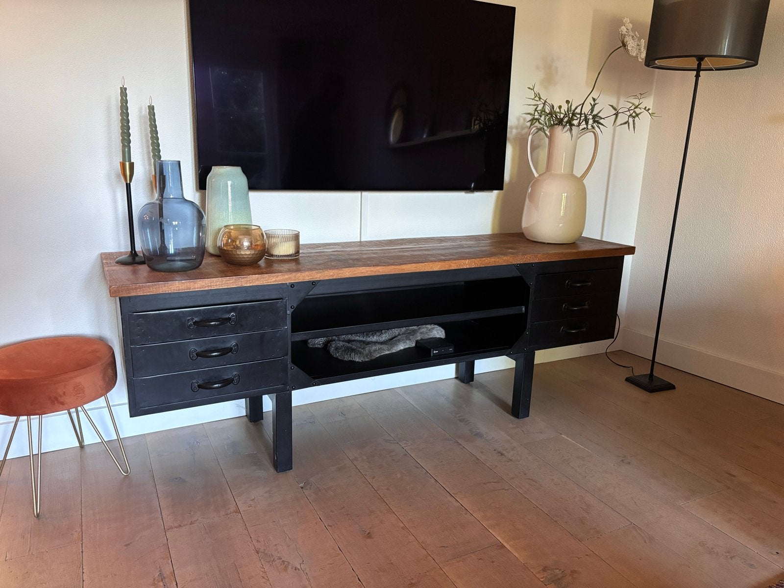 TV-meubel met houten blad en metalen onderstel, Ophalen, Gebruikt, 150 tot 200 cm, Minder dan 100 cm
