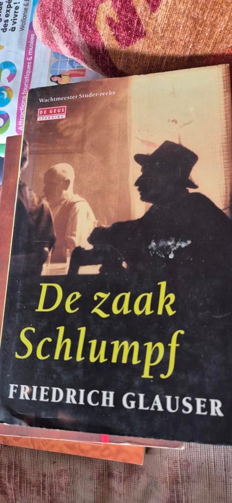 F. Glauser - De zaak Schlumpf hardcover, Ophalen of Verzenden, Zo goed als nieuw, F. Glauser