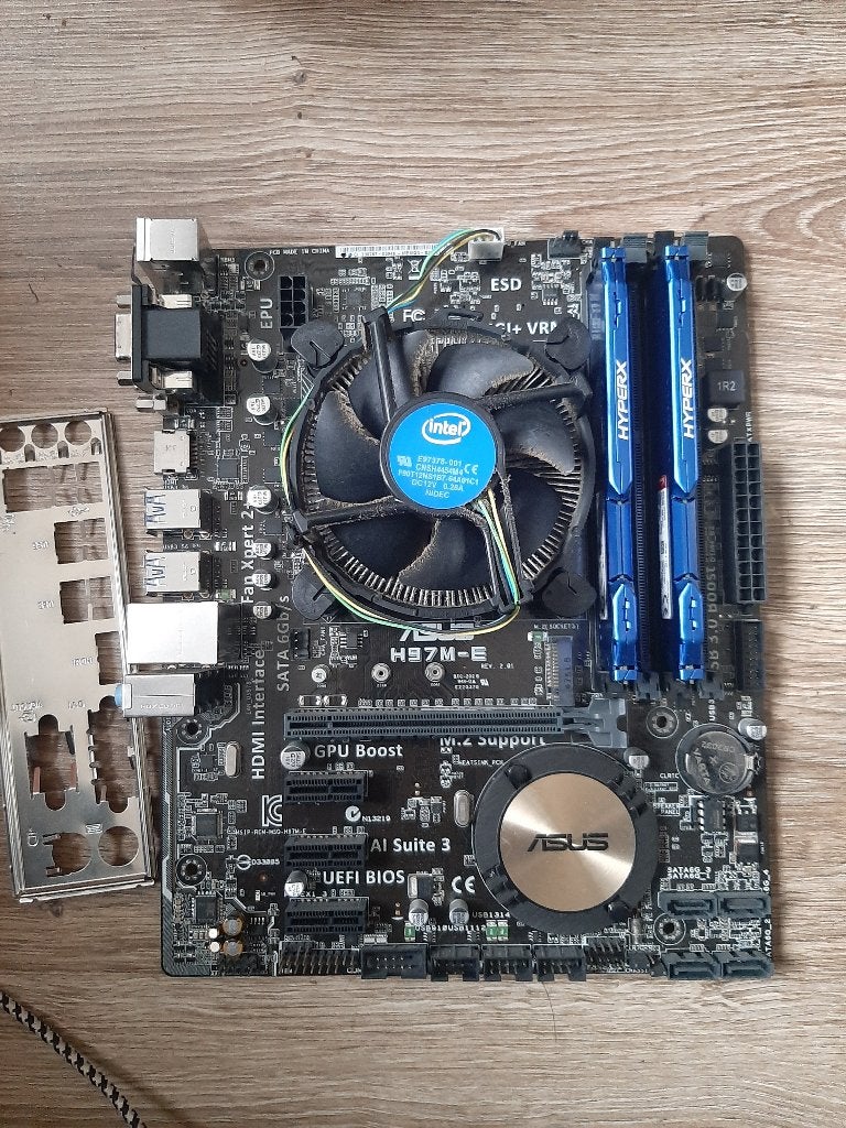 Intel moederbord Asus H97M-E incl i5 processor 8 GB Hyper x, Ophalen, DDR3, Zo goed als nieuw, Micro-ATX