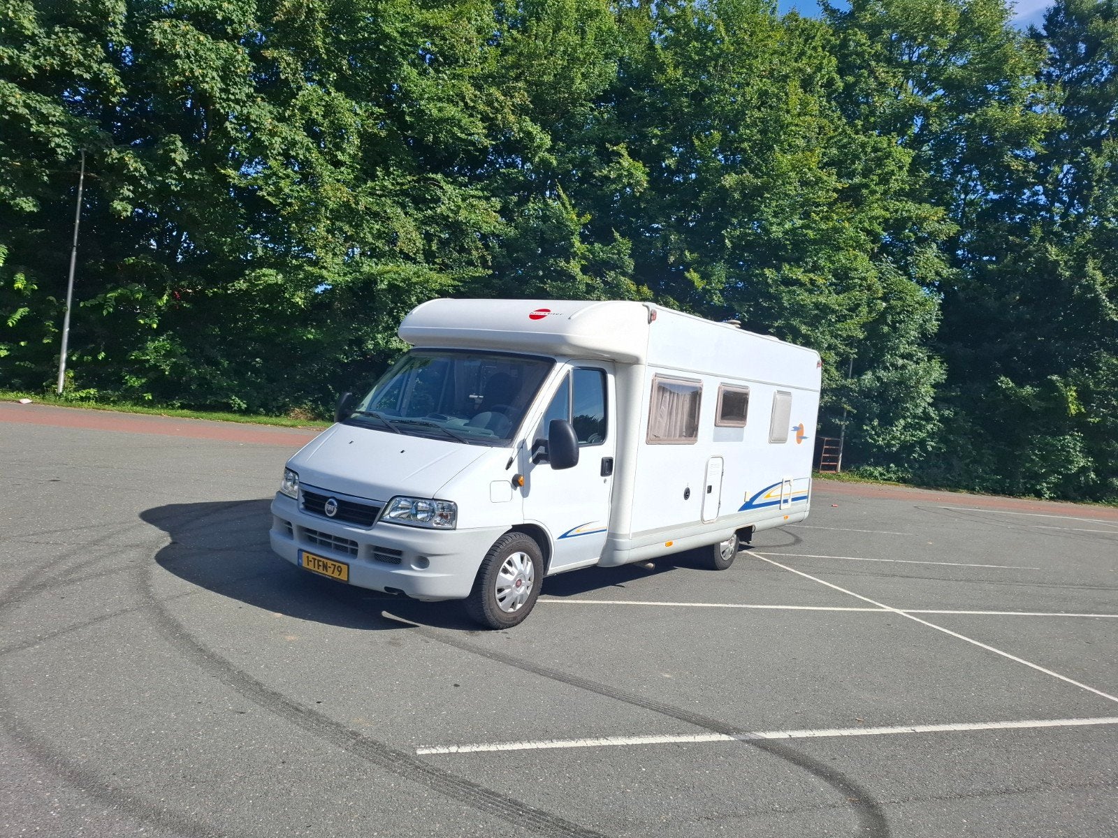 Burstner T615 - Compacte en Complete Camper, Caravans en Kamperen, Campers, Particulier, Tot en met 4, Half-integraal