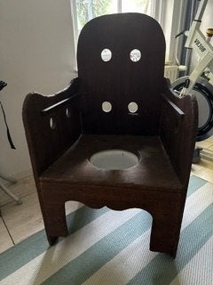 Antieke houten kakstoel met geëmailleerde po, Antiek en Kunst, Antiek | Overige Antiek, Ophalen