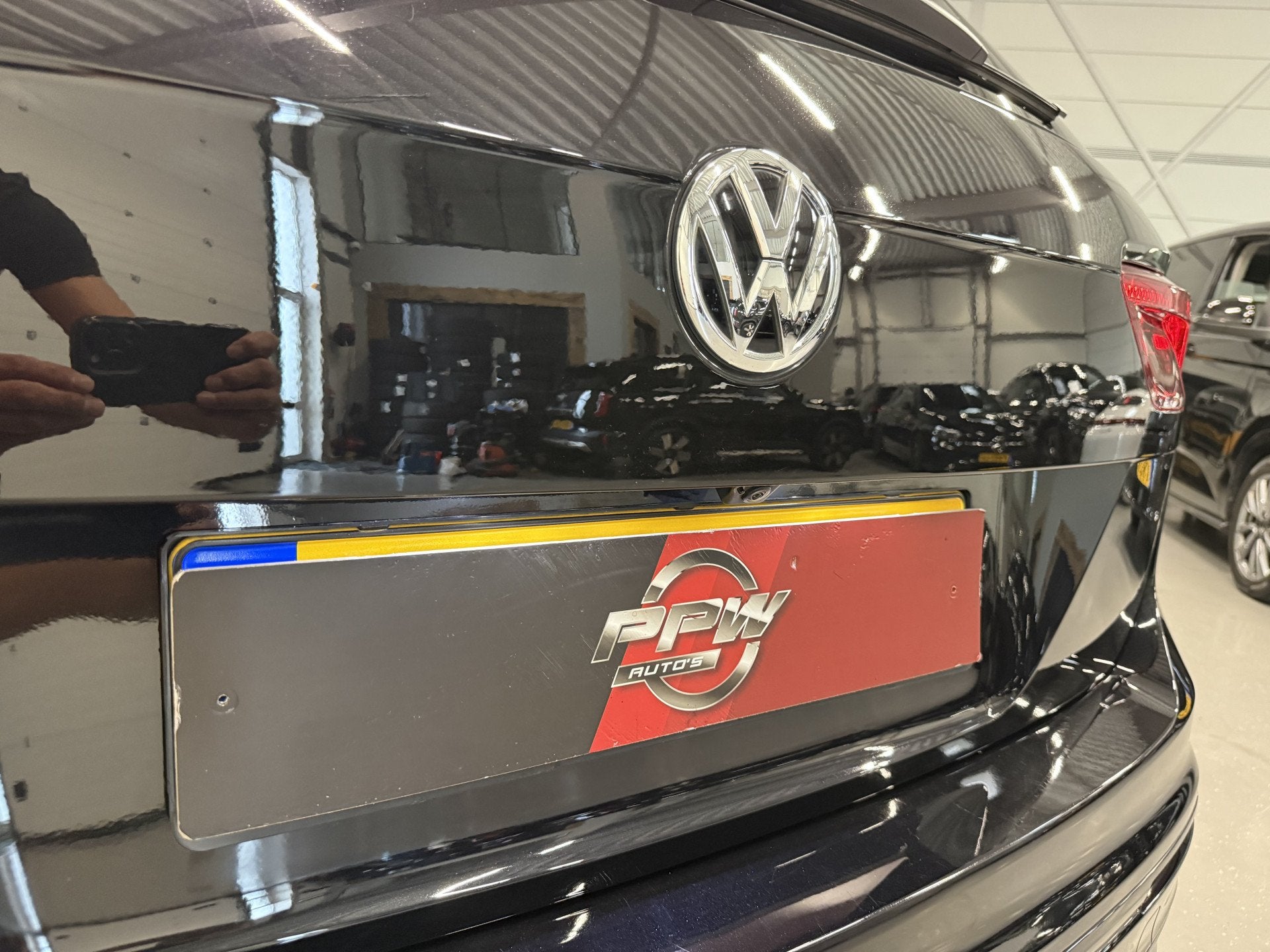 Foto 65 van Volkswagen Tiguan 2.0 TSI 4Motion 3x R-Line BLACK PANO/VOL-L