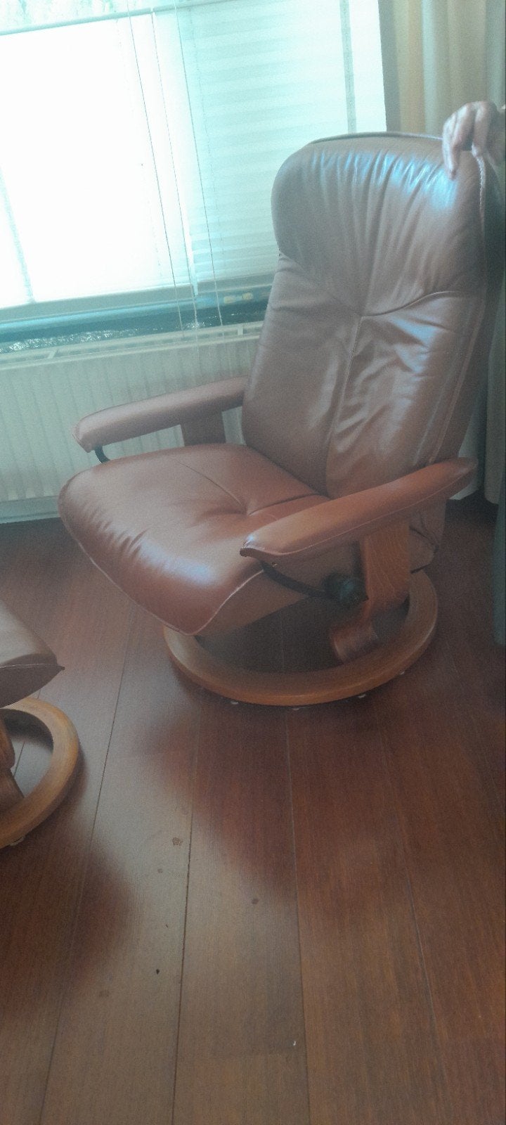 Lederen stoel met voetenbank verstelbaar, Huis en Inrichting, Fauteuils, Ophalen, 75 tot 100 cm, 50 tot 75 cm