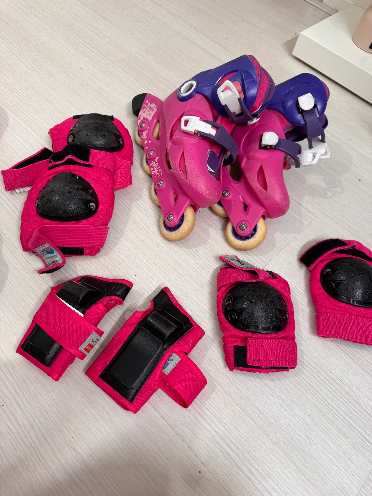Roze Oxelo inline skates met bescherming en tas, Ophalen, Gebruikt, Overige typen, Overige merken