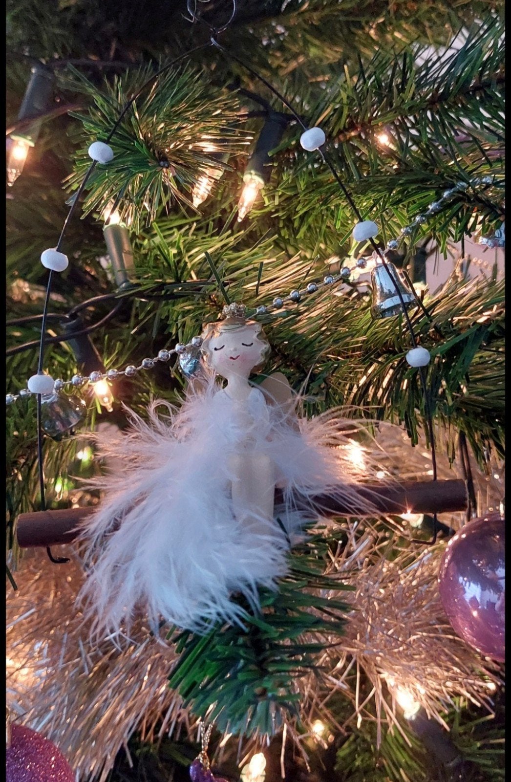 dame op schommel voor in kerstboom, Diversen, Kerst, Ophalen