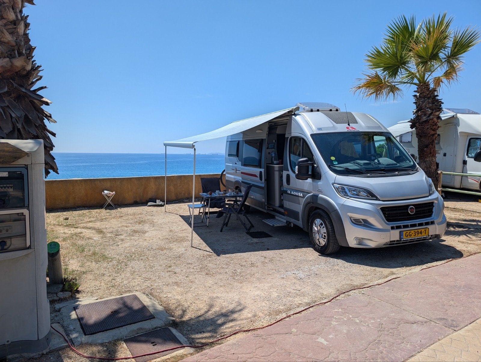 Adria Twin 640 SLX - buscamper met 2 lengte bedden, Caravans en Kamperen, Campers, Particulier