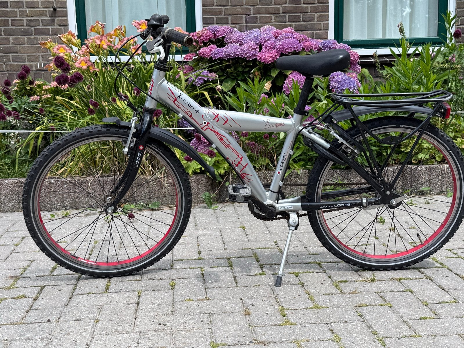 Stoere kinderfiets, zilver met rode accenten, Gebruikt, Geen vering, Ophalen, Overige merken
