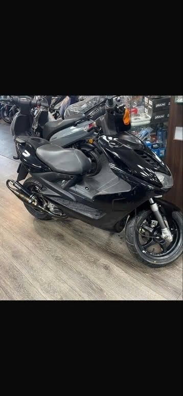 Yamaha AErox 70 cc, Ophalen, Aerox, 70 cc, Zo goed als nieuw