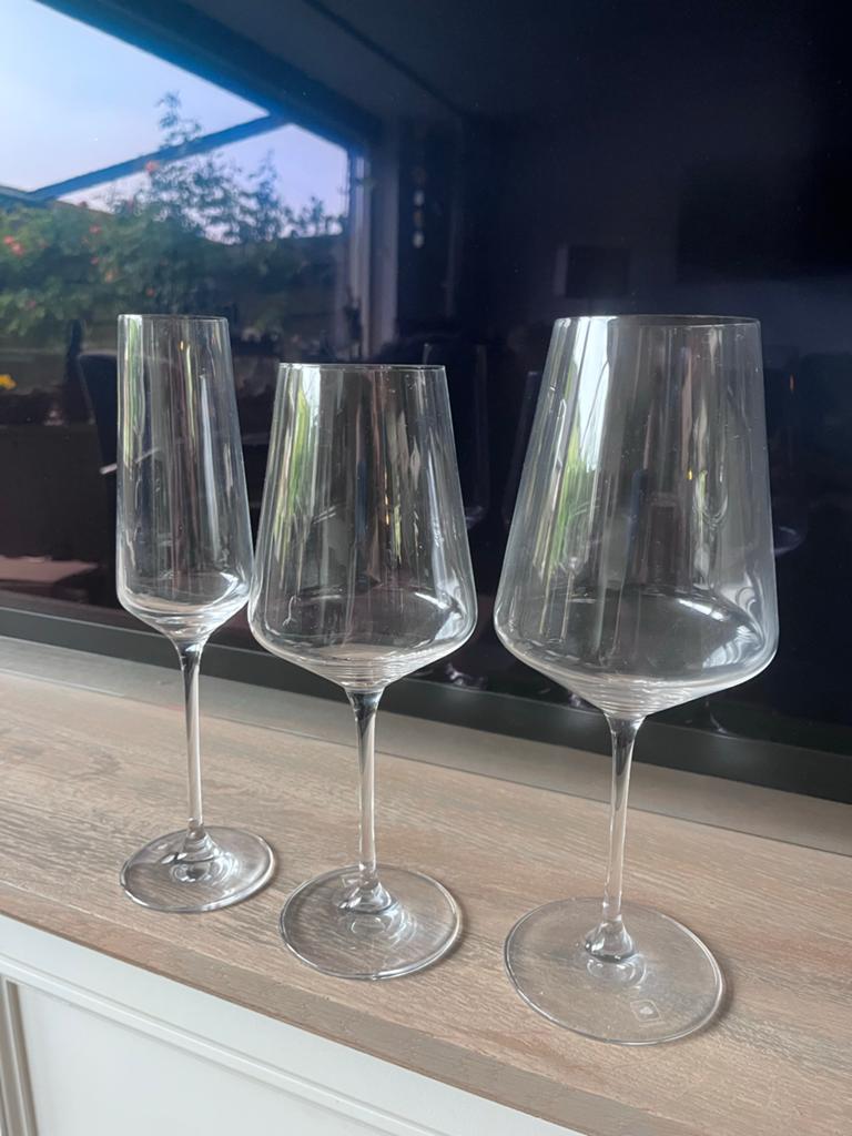 Leonardo 18-delige glazenset: Champagne, witte en rode wijn, Huis en Inrichting, Ophalen, Nieuw, Overige merken, Glas