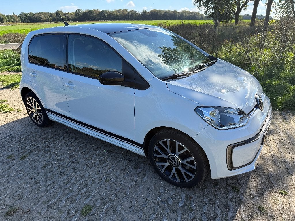 Foto 3 van Volkswagen e-up! Style 2021 Wit, 32 kWh accu