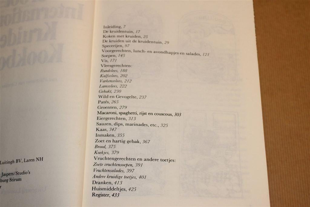 Groot Kruiden Kookboek van Wina Born — Met Foto's, Ophalen of Verzenden, Gelezen, Azië en Oosters
