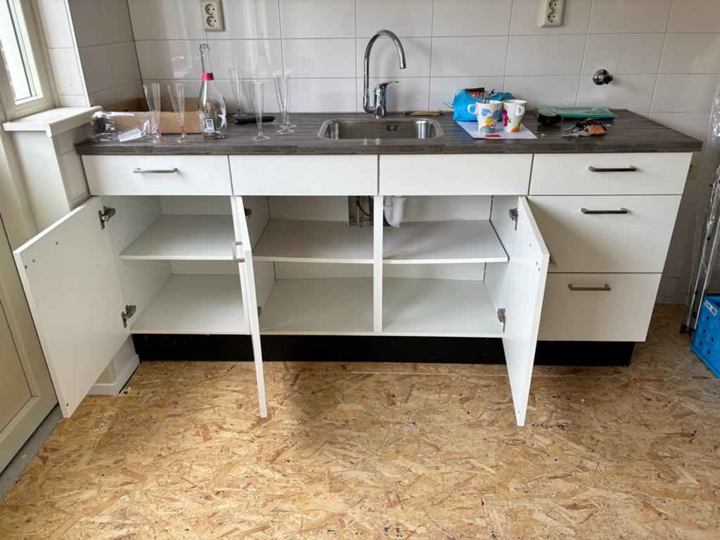 Complete keukenblok met bovenkasten - exclusief kraan, Ophalen, Gebruikt, Wit, Enkelwandige keuken