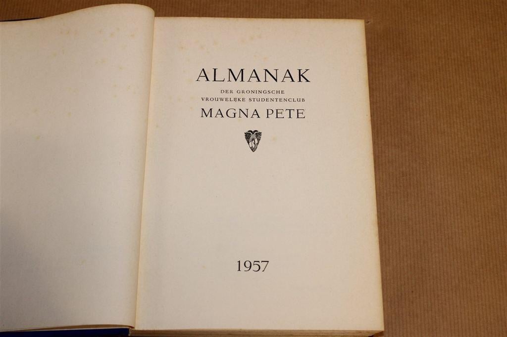 Almanak Magna Pete [1957] — Groningse Vrouwelijke Studenten, Ophalen of Verzenden, Gelezen
