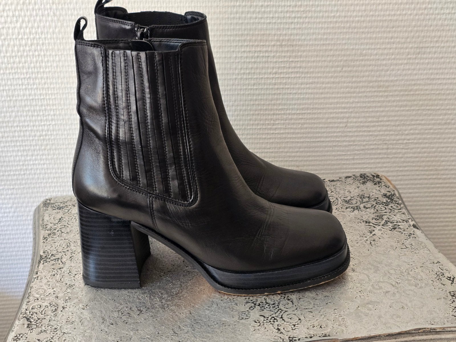 San Marina Zwarte leren enkellaarzen met blokhak, maat 39, Kleding | Dames, Schoenen, San Marina, Zwart, Lage of Enkellaarzen
