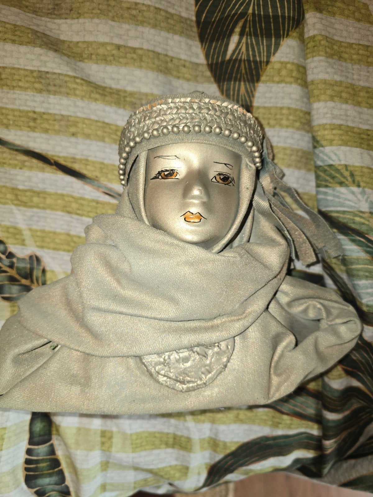 Vrouwenhoofd Marijke Kok - Porselein, leer & papier-maché, Minder dan 20 cm, Buste, Ophalen of Verzenden, Handgemaakt