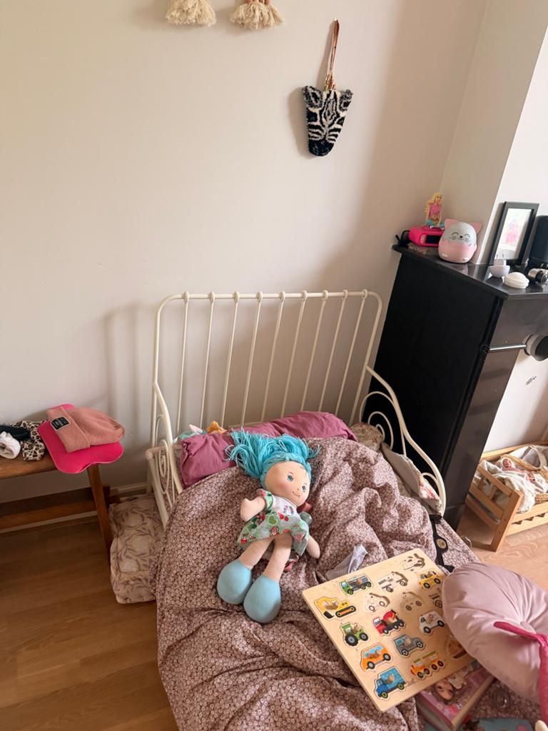 IKEA Kinderbedje verstelbaar 3 maten met matrasje, Kinderen en Baby's, Kinderkamer | Bedden, 70 tot 85 cm, Zo goed als nieuw, Matras
