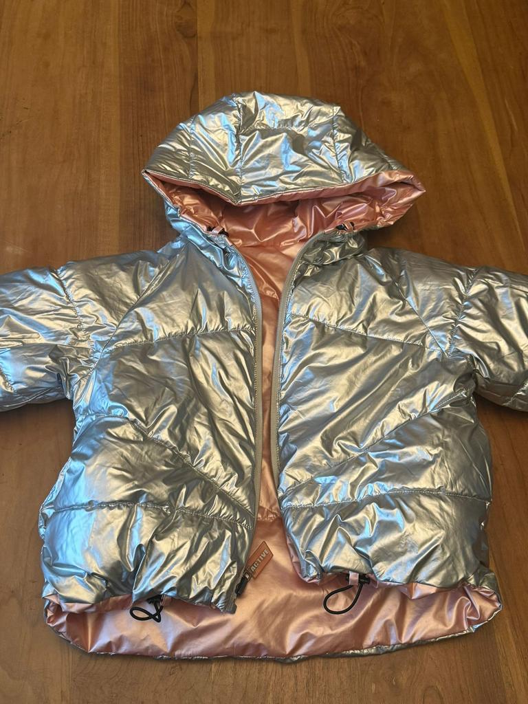 Zeer nette jassen maat 122-128 2 stuks  10 euro per stuk, Ophalen of Verzenden, Zo goed als nieuw, Jongen, Jas