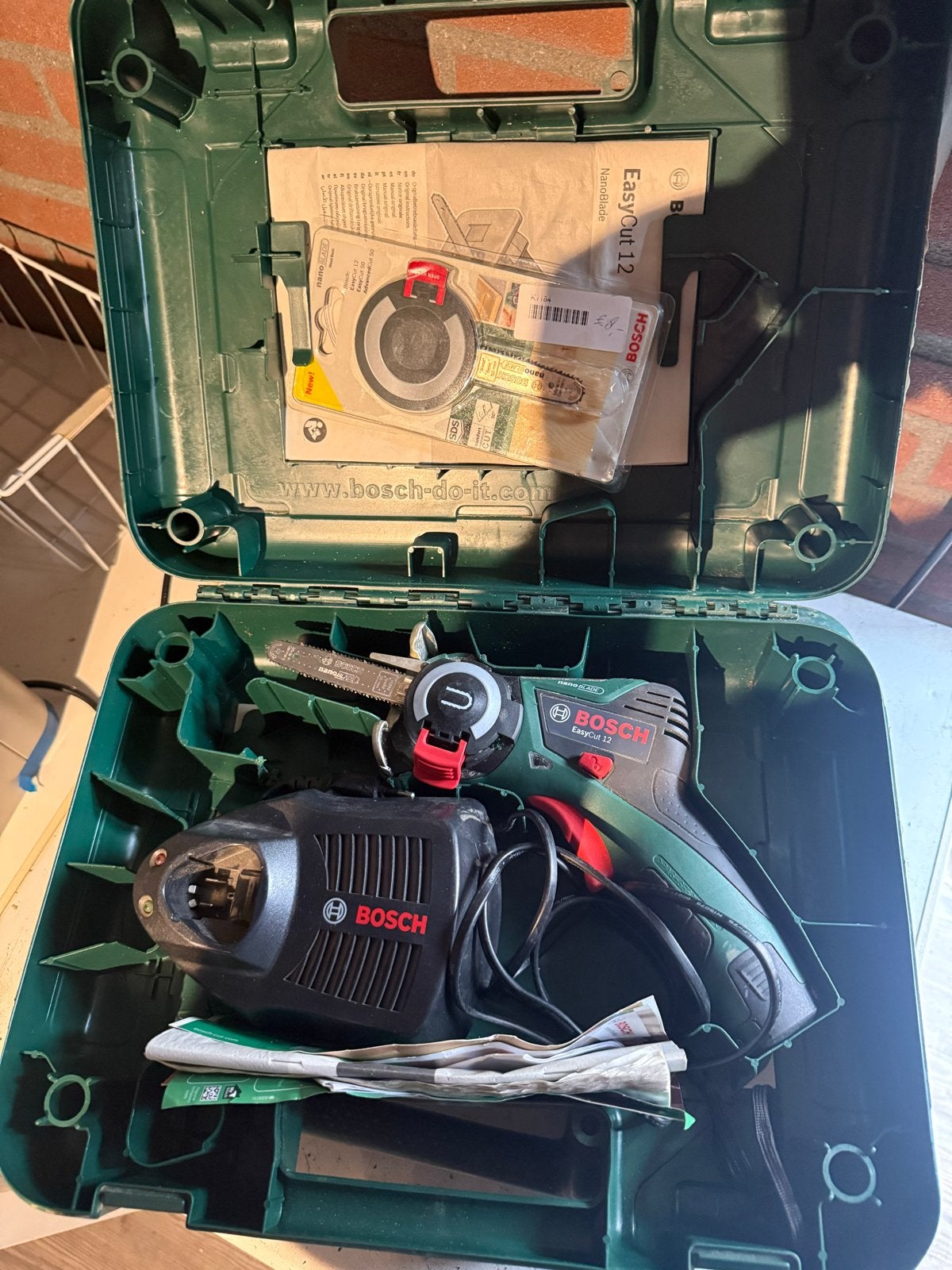 Bosch EasyCut 12 Accu Kettingzaag met Koffer en Lader, Minder dan 30 mm, Kettingzaag, Ophalen of Verzenden, Zo goed als nieuw