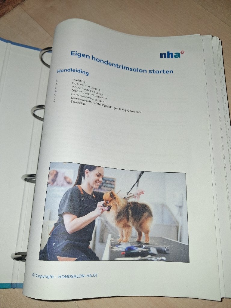 Cursus hondentrimmen NHA, Boeken, Onbekend, Ophalen of Verzenden, Zo goed als nieuw, MBO