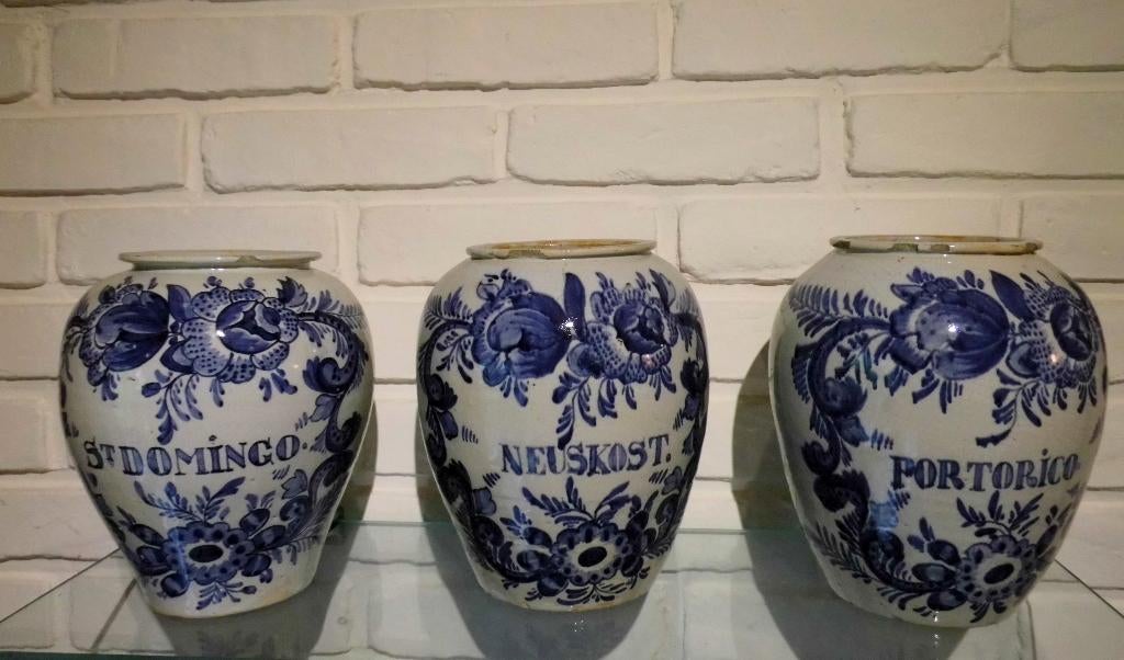 Drie Delftsblauwe tabakspotten, Ophalen of Verzenden