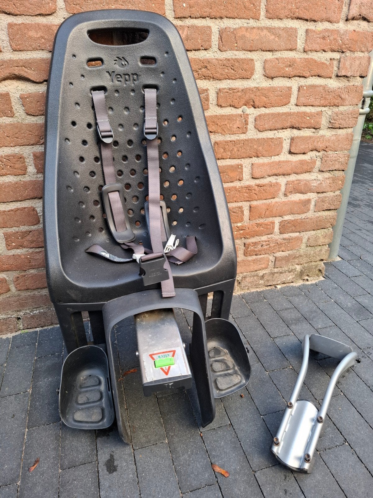 Yepp fietsstoeltje achterop, Fietsen en Brommers, Ophalen, Achterzitje, Voetsteuntjes, Yepp