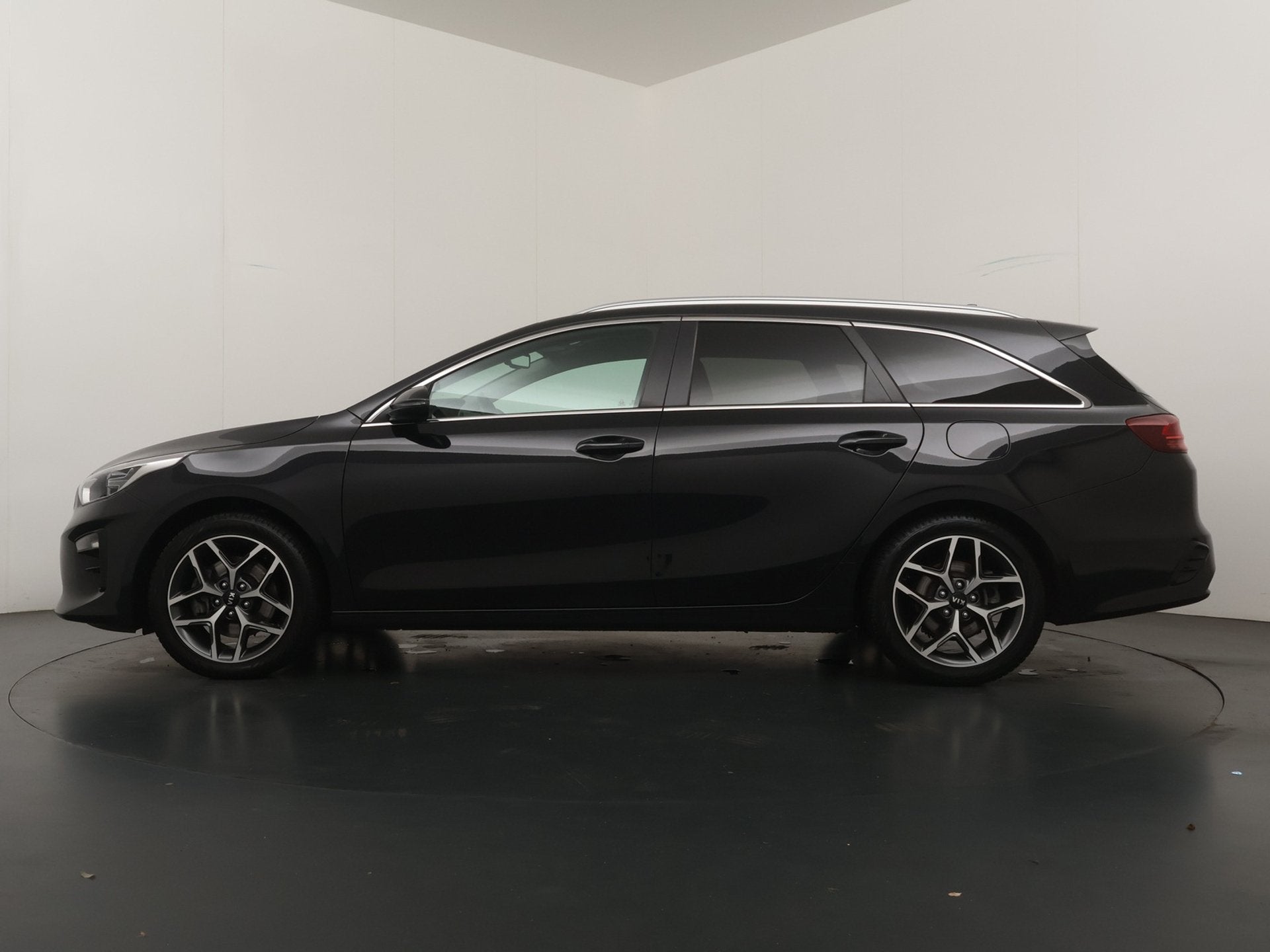 Kia Ceed Sportswagon 1.4 T-GDi DynamicPlusLine Trekhaak afne, Voorwielaandrijving, 12 maanden, Stof, 4 cilinders
