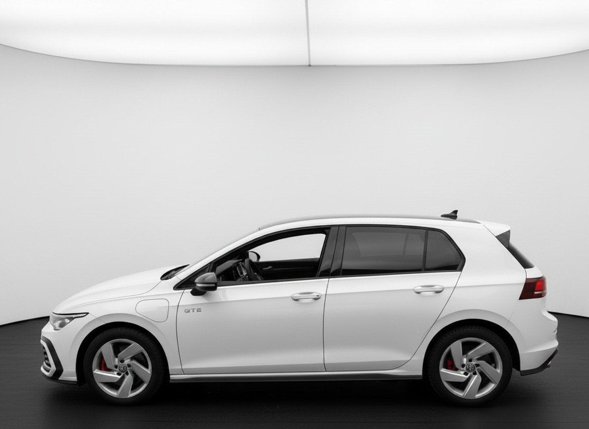 Volkswagen Golf GTE 1.5 272PK DSG HYBRID GTE-SPORT 360°CAME, 77 km/l, 4 cilinders, Verwarmde buitenspiegels, Wit
