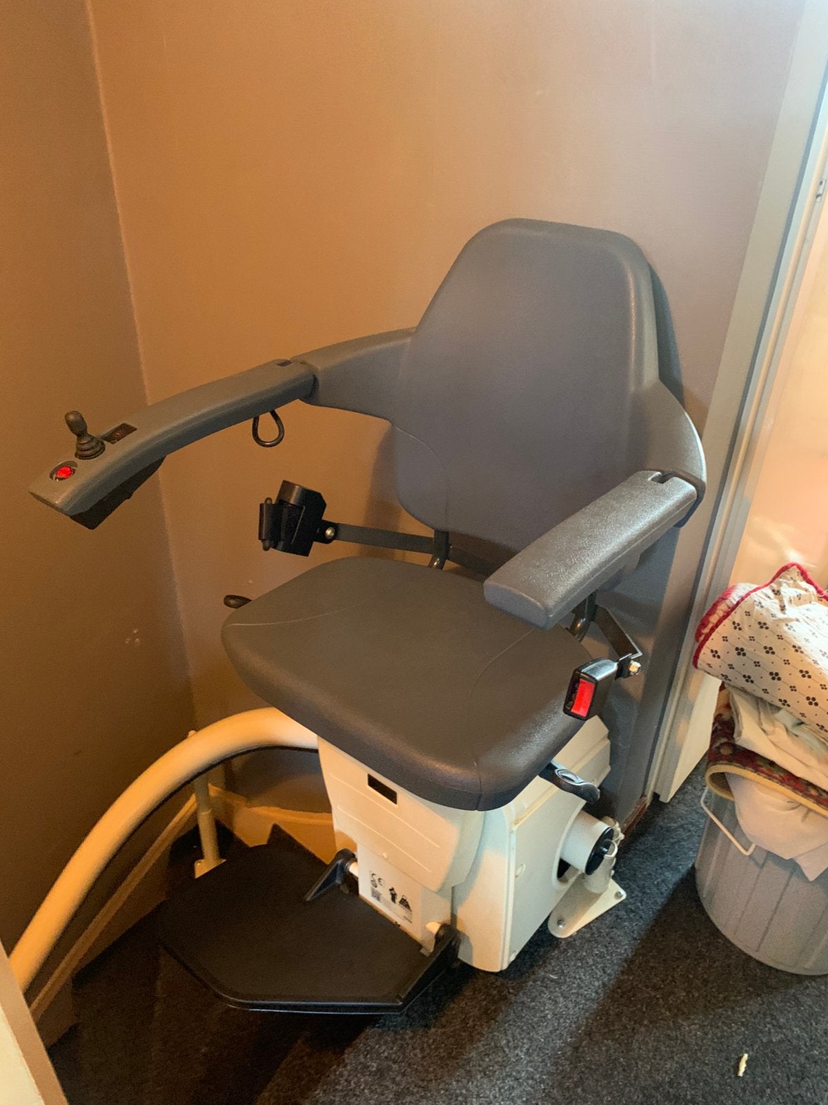 Mooie Traplift Handicare freecurve, Diversen, Trapliften, Ophalen, Zo goed als nieuw, Met bocht