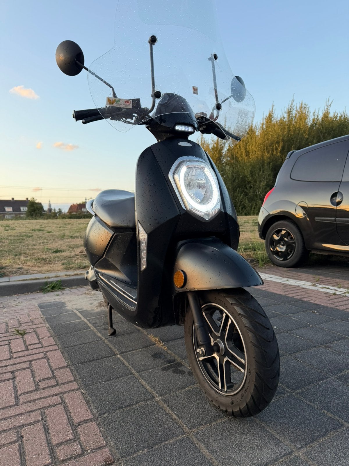 Monasso Grace | Nette staat | Elektrisch | Hoog windscherm!, Ophalen, Elektrisch, Zo goed als nieuw, Maximaal 25 km/u
