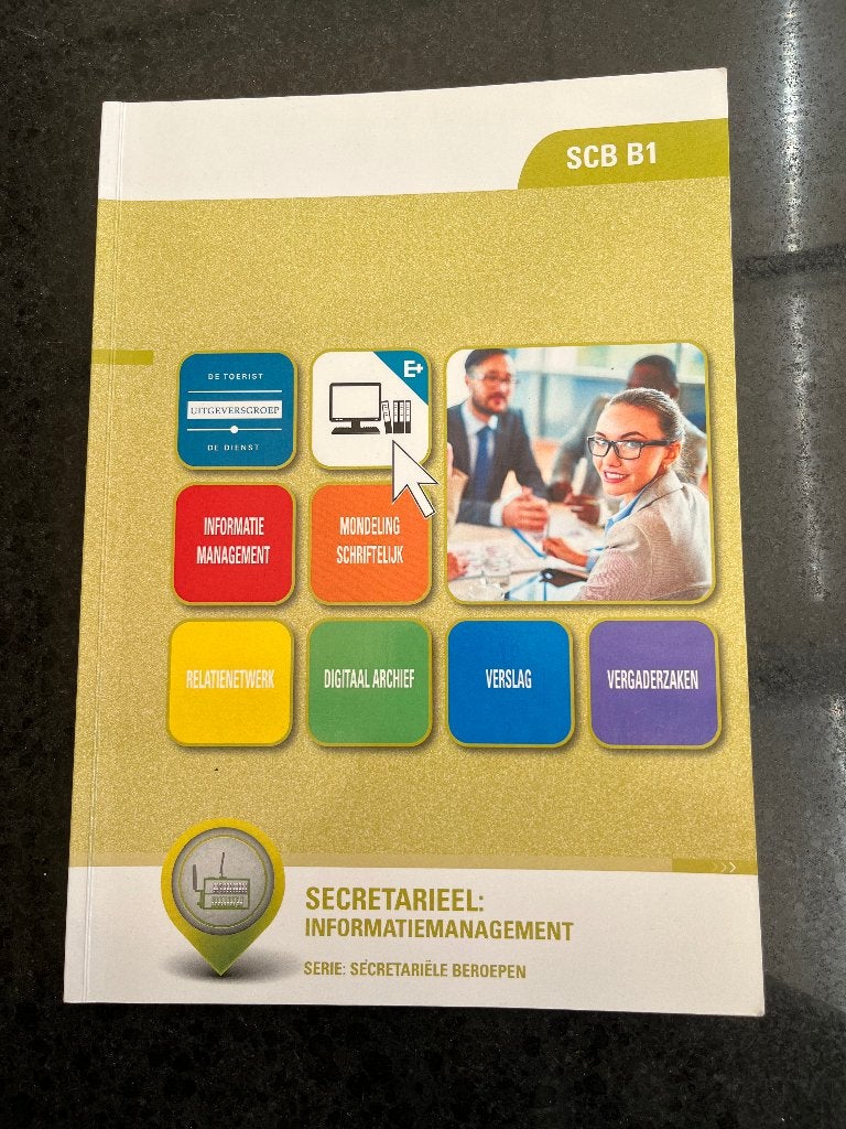 Informatiemanagement Secretarieel (J. van Esch), Ophalen of Verzenden, Zo goed als nieuw, Overige niveaus, Overige vakken