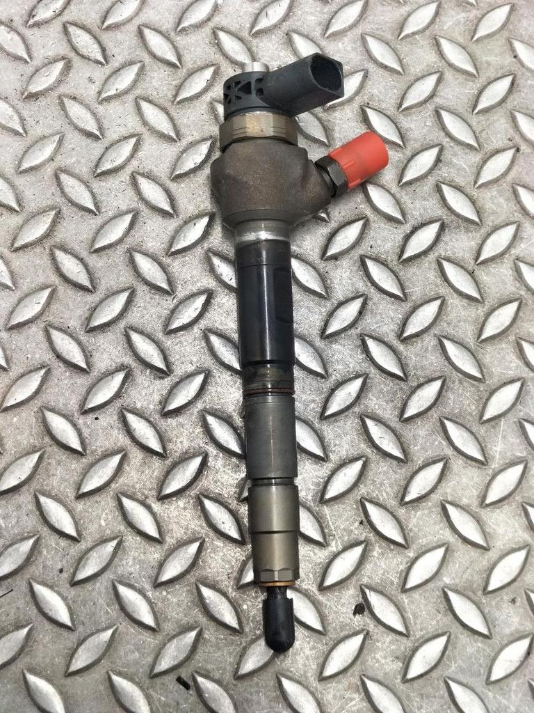 SKODA OCTAVIA BRANDSTOF INJECTOR / VERSTUIVER 04L130277G 201, Ophalen of Verzenden, Gebruikt, Stiba lid