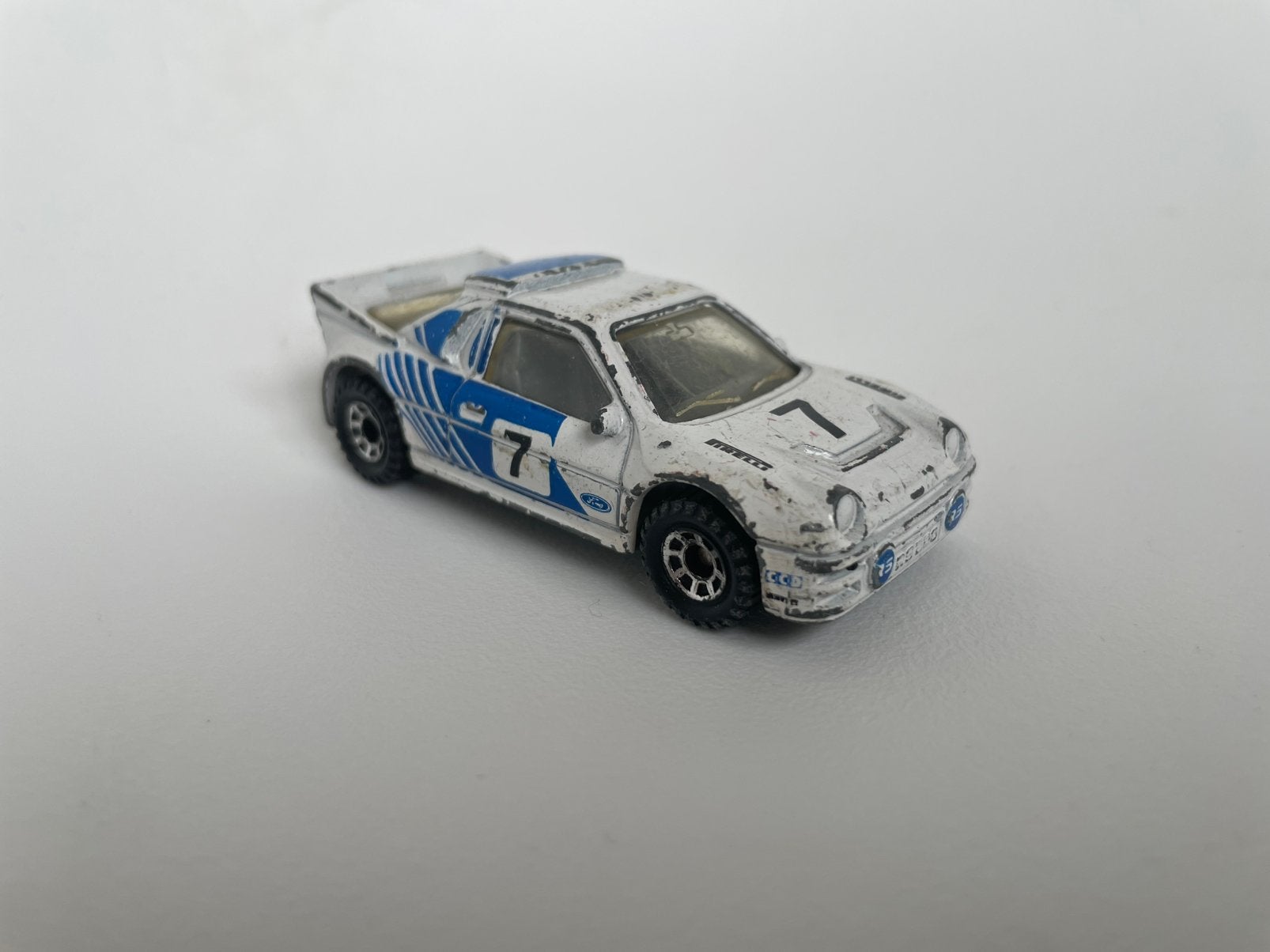 model Ford Escort RS 200 wit blauw 1985 Matchbox 1/50, Ophalen of Verzenden, Gebruikt, Auto, Matchbox