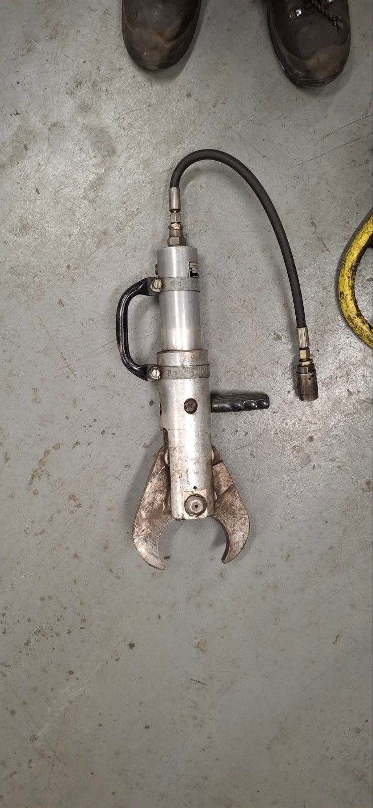 pneumatische/Hydraulische knipschaar met voetpomp, Doe-het-zelf en Verbouw, Ophalen, Gebruikt, Snijgereedschap