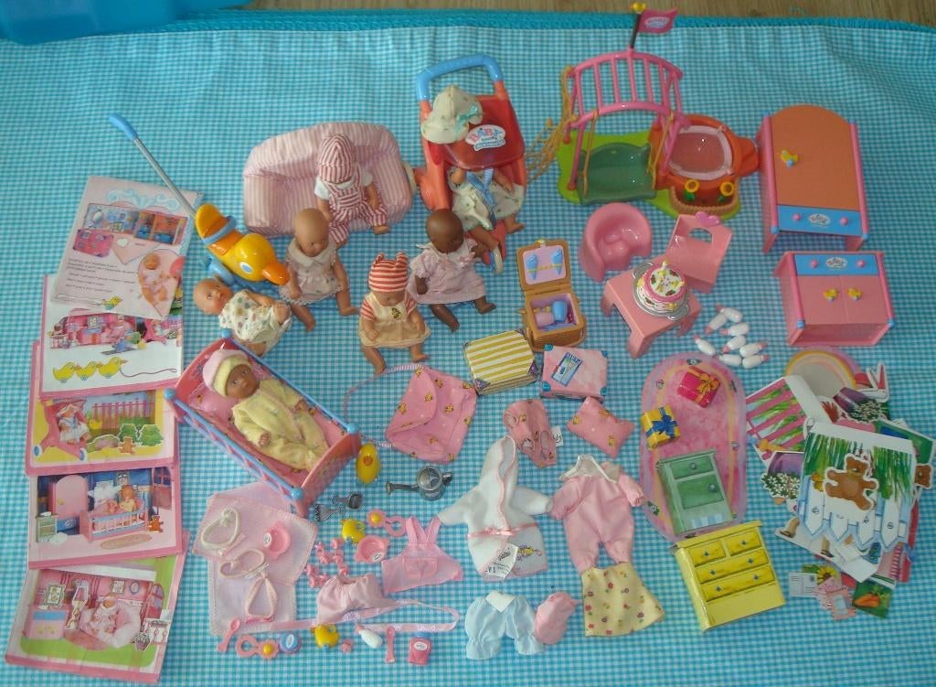 BABY BORN mini world 7 popjes en diverse spulletjes LEUK!, Ophalen of Verzenden, Gebruikt, Babypop