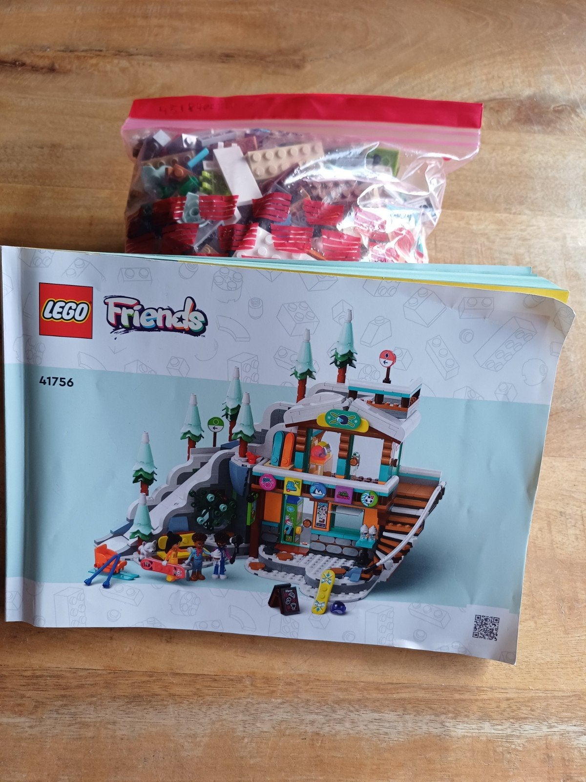 Lego Friends 41756 Skipiste en Café, Lego, Friends, Ophalen of Verzenden, Complete set