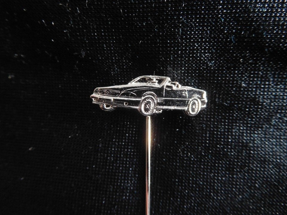 Speldje Vintage Mercedes-Benz SL Zilverkleurig zeldzame, Ophalen, Nieuw, Merk, Speldje of Pin