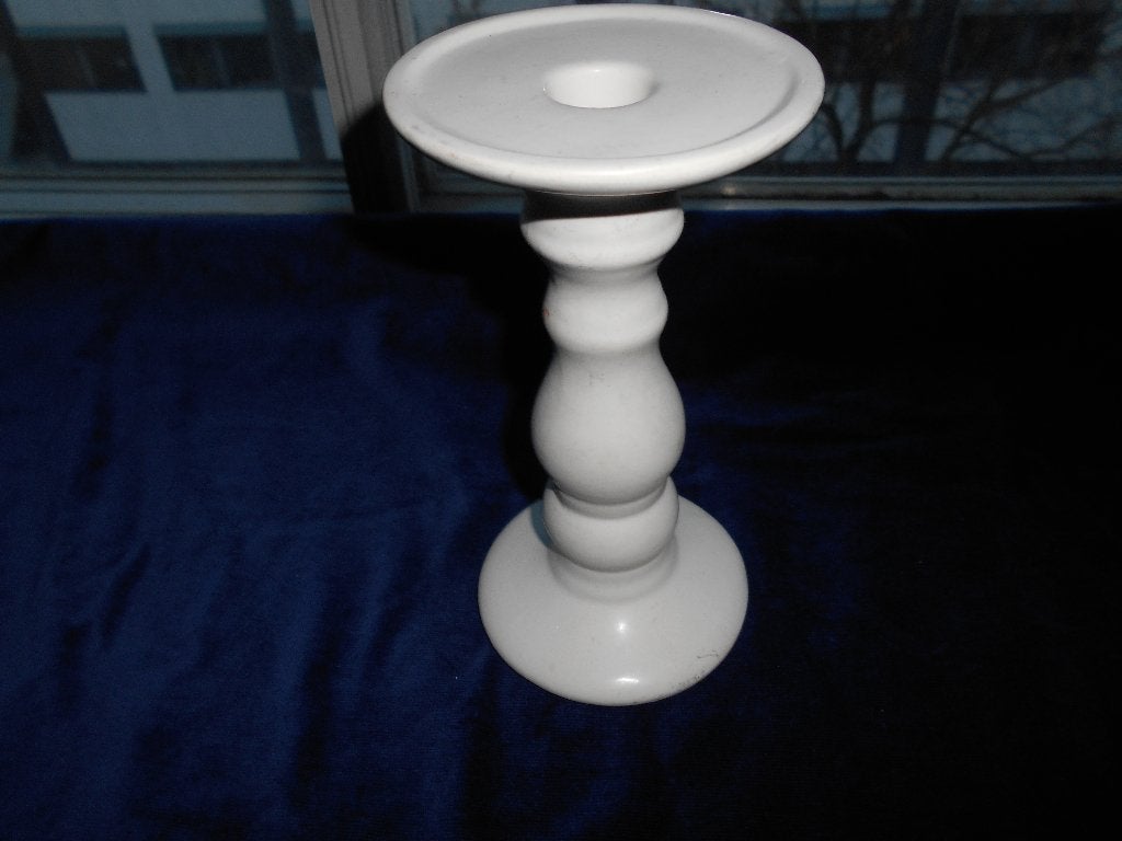 Witte kandelaar, vermoedelijk van Flora, slechts 1,50., Huis en Inrichting, 19 cm, Wit, Nieuw, Ophalen of Verzenden
