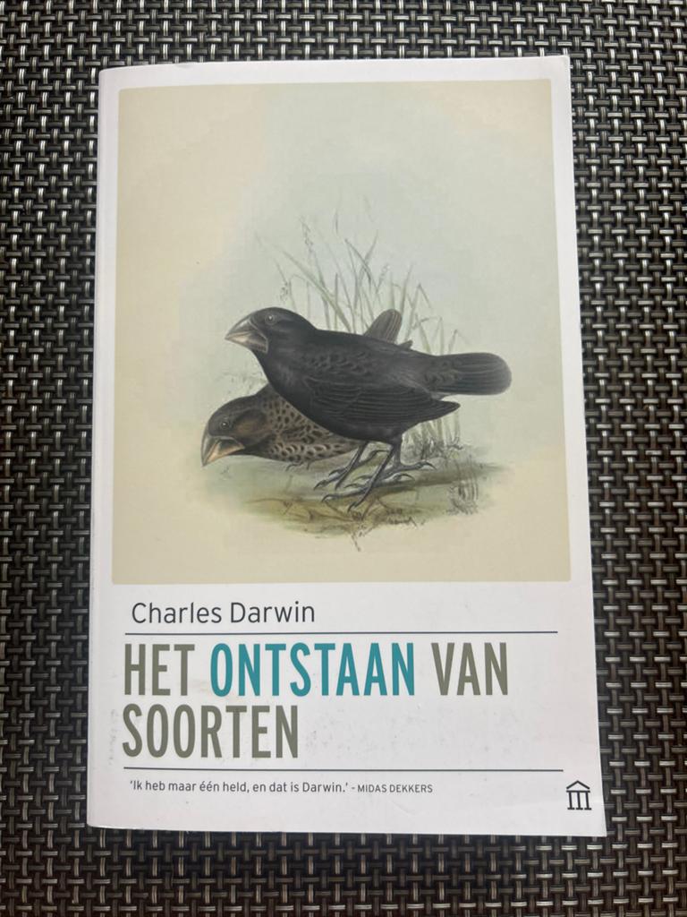 Het Ontstaan van Soorten - Charles Darwin, Ophalen of Verzenden, Zo goed als nieuw