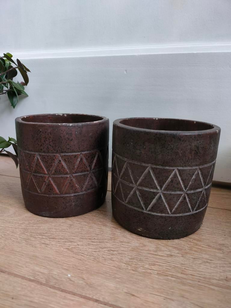 2x Countryfield stoere stenen bloempotten, Rond, Ophalen of Verzenden, Zo goed als nieuw, Aardewerk