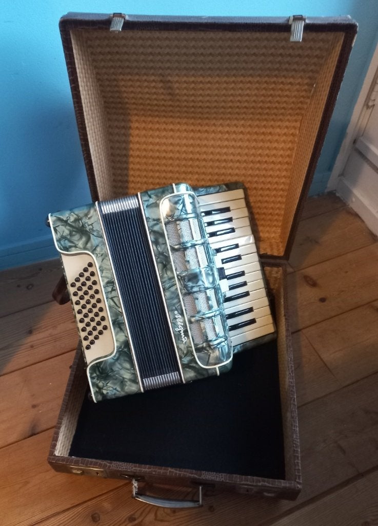 Accordeon  Migma, Gebruikt, Overige formaten, Met koffer, Toetsaccordeon
