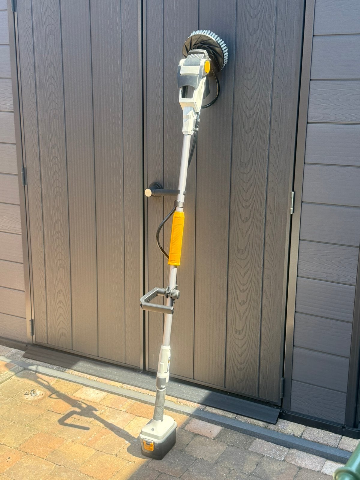 18V TWIN BRUSH BRUSHLESS REINIGINGSBORSTEL, Ophalen of Verzenden, Zo goed als nieuw, Accu